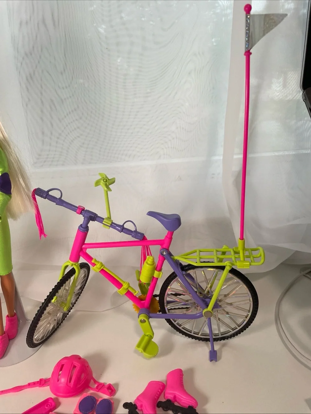 1993 bicyclin’Barbie plays set